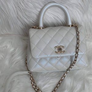 ❌❌Sold❌❌Extra Mini Coco Handle Iridescentwhite